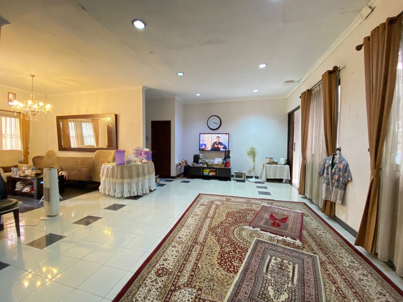 Djuanda Pondok Melati rumah luas 370 hadap jalan raya dan komplek