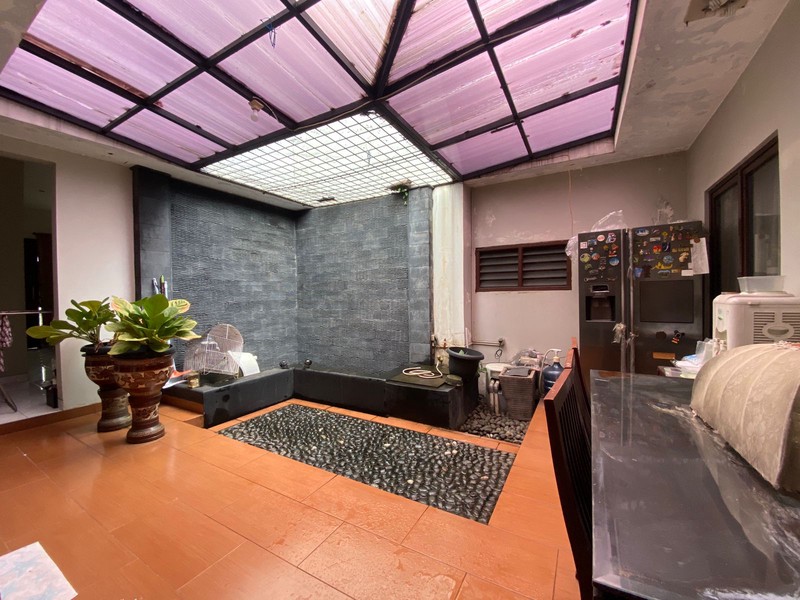 Djuanda Pondok Melati rumah luas 370 hadap jalan raya dan komplek