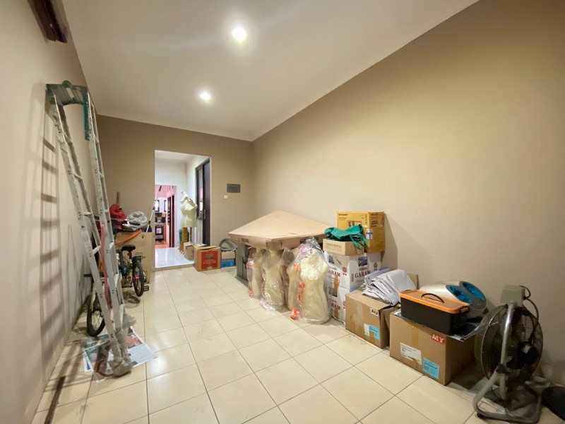 Djuanda Pondok Melati rumah luas 370 hadap jalan raya dan komplek