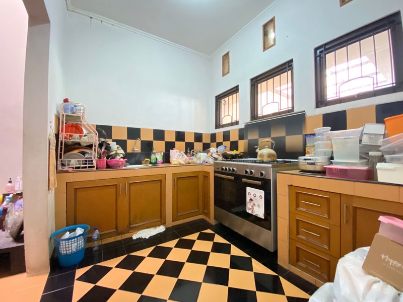 Djuanda Pondok Melati rumah luas 370 hadap jalan raya dan komplek