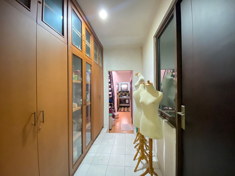 Djuanda Pondok Melati rumah luas 370 hadap jalan raya dan komplek