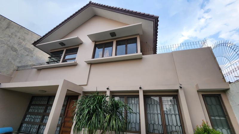 Djuanda Pondok Melati rumah luas 370 hadap jalan raya dan komplek