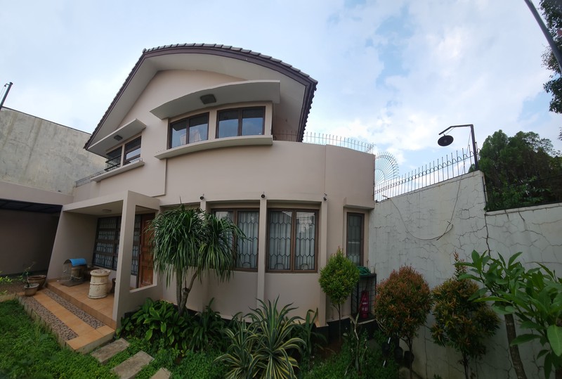 Djuanda Pondok Melati rumah luas 370 hadap jalan raya dan komplek