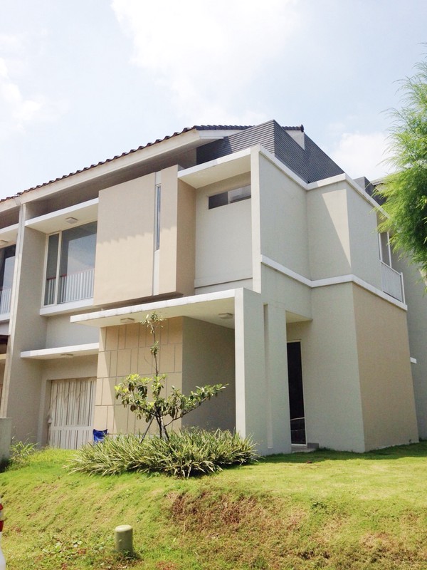 Rumah Bagus Siap Huni dan Asri di Kebayoran Village, Bintaro Jaya Sektor 7 