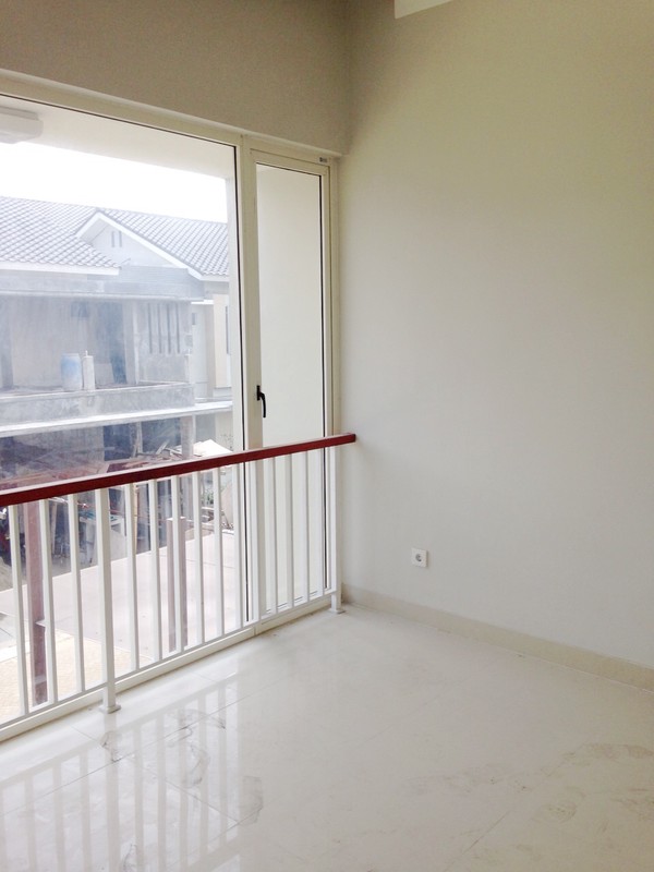 Rumah Bagus Siap Huni dan Asri di Kebayoran Village, Bintaro Jaya Sektor 7 