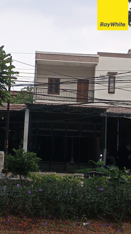 Disewakan Rumah 2 lantai di Raya Tenggilis Surabaya