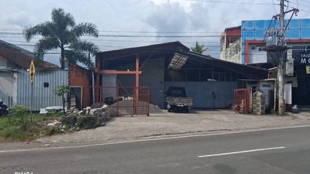 Lokasi Premium & Strategis, Disewakan Ruang Usaha 2 Lantai di Jalan Gito Gati, Sleman Cocok untuk Segala Bisnis