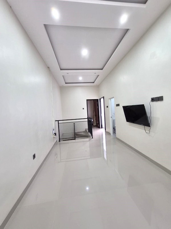 Dijual Rumah Full Renovasi di GDC Depok Row Jalan Lebar