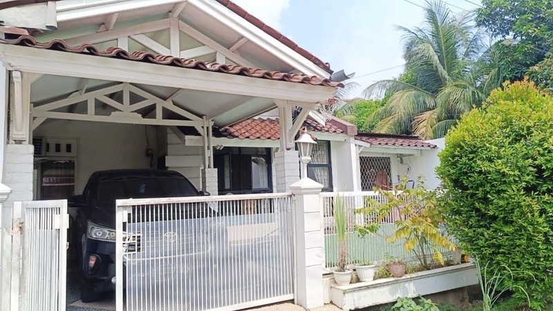 Rumah 1 Lantai, Bebas Banjir lokasi strategis dekat ST. Sudimara