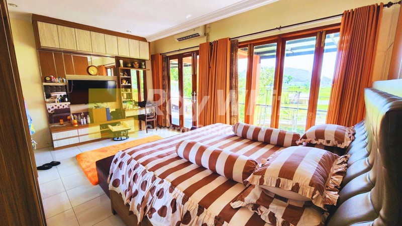 Rumah atau Villa Cantik di Sumedang