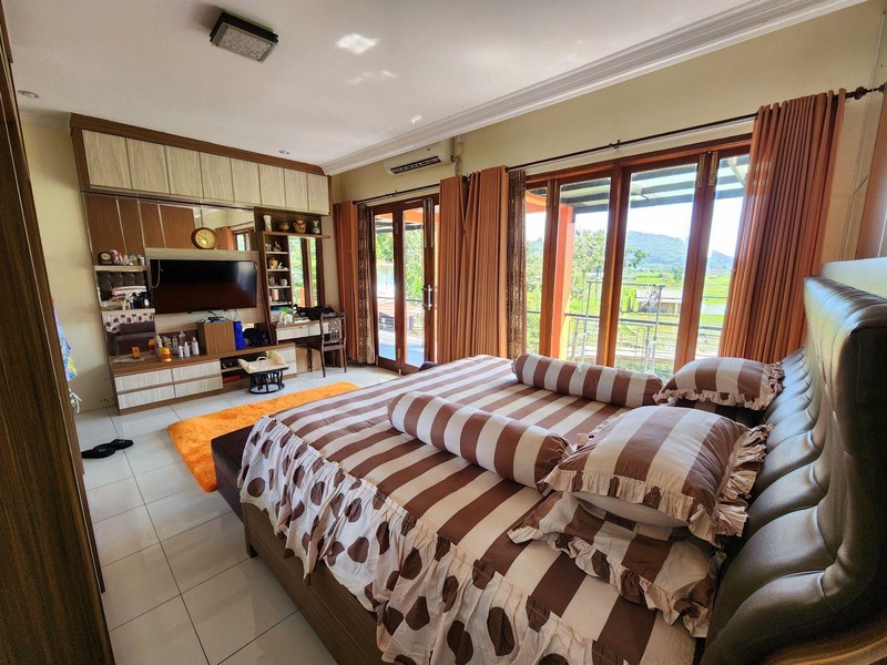 Rumah atau Villa Cantik di Sumedang