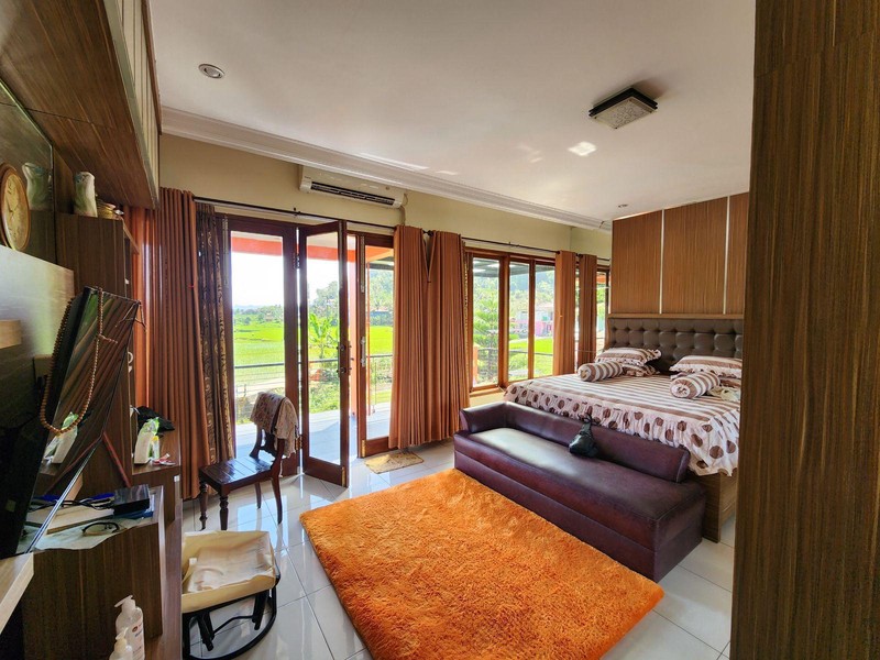 Rumah atau Villa Cantik di Sumedang