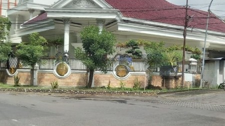 DIJUAL RUMAH MEWAH JALAN GAYUNG KEBONSARI