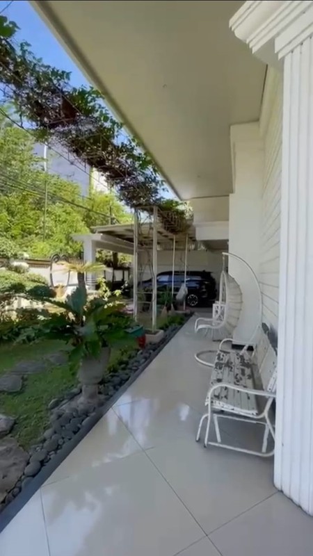 DIJUAL RUMAH MEWAH JALAN GAYUNG KEBONSARI