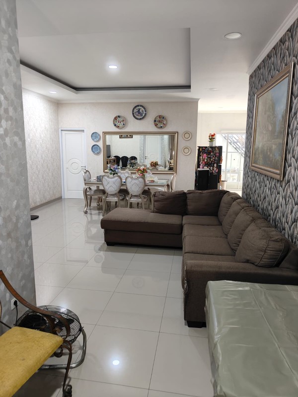 Rumah Full Renovasi di BSD Dekat Stasiun Kereta dan Akses Tol