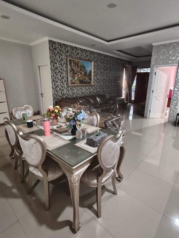 Rumah Full Renovasi di BSD Dekat Stasiun Kereta dan Akses Tol