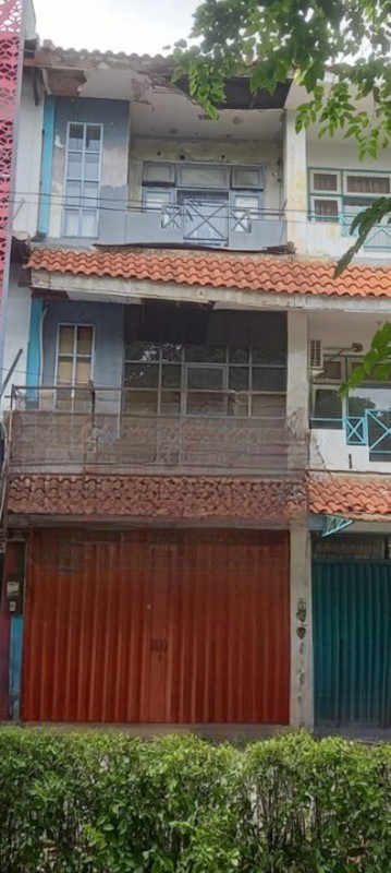 Dijual Ruko Di Komplek Ruko Graha Indah, Jalan Gayung Kebonsari Injoko