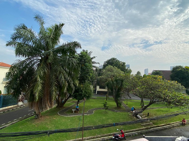 Dijual Rumah siap pakai dekat MRT di Lebak Lestari Indah