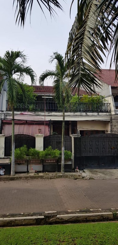 Dijual Rumah siap pakai dekat MRT di Lebak Lestari Indah