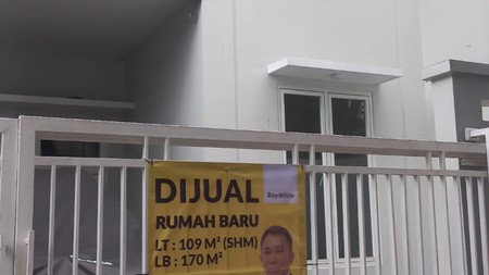 Rumah Bagus Baru di Lingkungan Strategis Bangka IIB (Mampang)