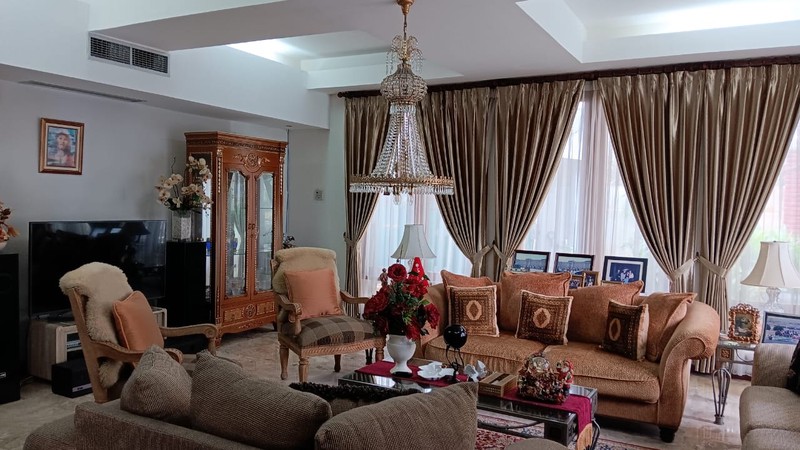 RUMAH MEWAH 2 LT DENGAN LOKASI STRATEGIS DI LEBAK BULUS, JAKSEL