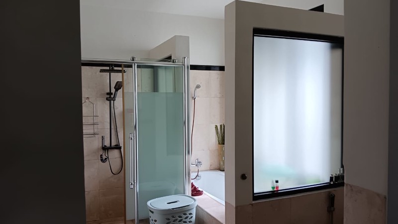 RUMAH MEWAH 2 LT DENGAN LOKASI STRATEGIS DI LEBAK BULUS, JAKSEL