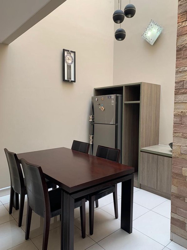 Rumah minimalis siap huni di bintaro.