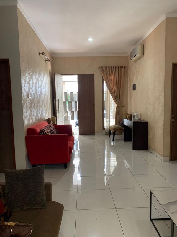 Rumah minimalis siap huni di bintaro.