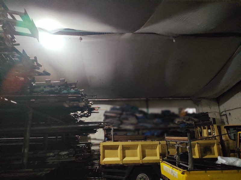 Tanah dan Rumah dengan Bangunan Semi Gudang Lokasi Ciracas Jaktim 