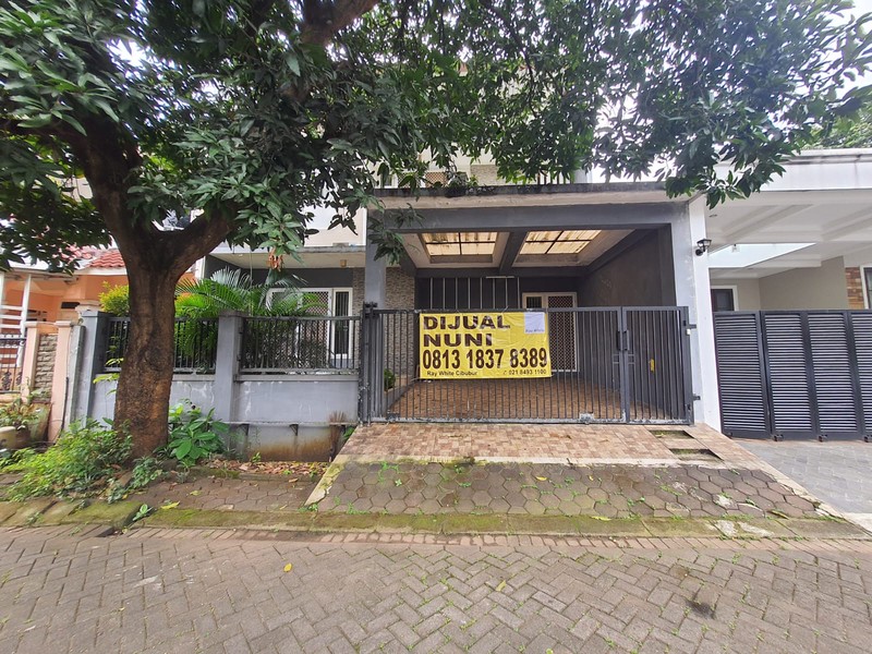 Rumah Semi Furnished di Perumahan Raffles Hills Cibubur