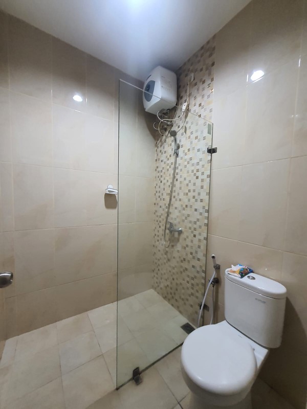 Rumah Semi Furnished di Perumahan Raffles Hills Cibubur