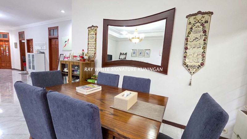 Dijual Rumah 1,5 Lantai Full Furnished di Komp. Curug Indah