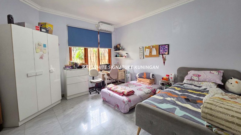 Dijual Rumah 1,5 Lantai Full Furnished di Komp. Curug Indah