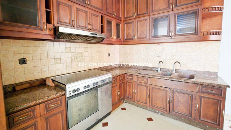 Dijual Rumah Tinggal 2 Lantai di Tebet Barat Dalam