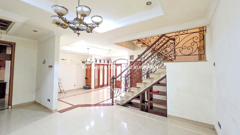 Dijual Rumah Tinggal 2 Lantai di Tebet Barat Dalam