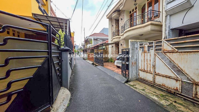 Dijual Rumah Tinggal 2 Lantai di Tebet Barat Dalam