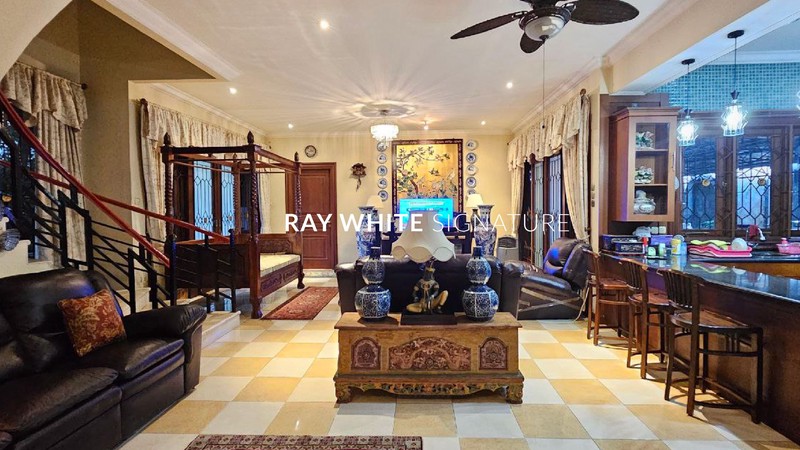 Dijual Rumah Mewah di Jl Anggrek Jati Padang dekat TB Simatupang