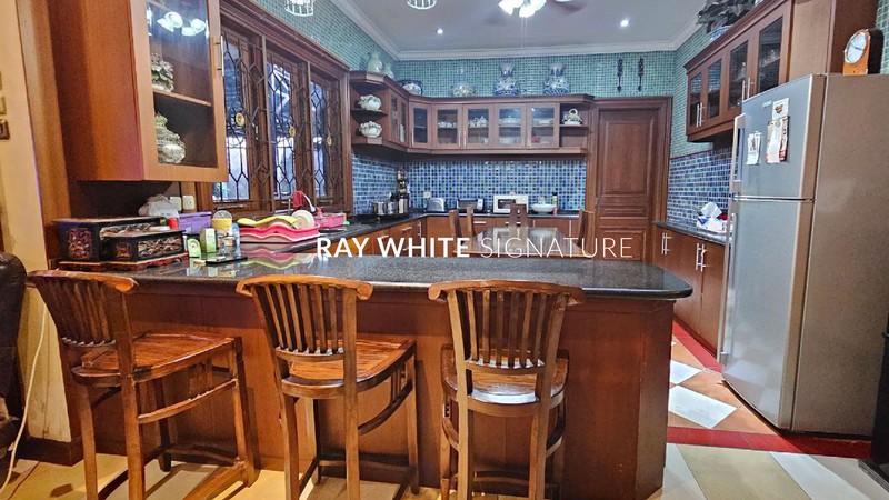 Dijual Rumah Mewah di Jl Anggrek Jati Padang dekat TB Simatupang