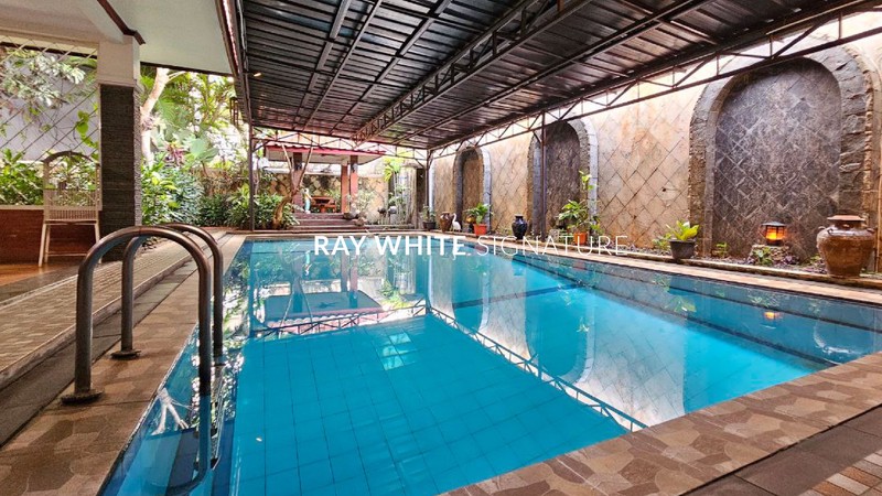 Dijual Rumah Mewah di Jl Anggrek Jati Padang dekat TB Simatupang