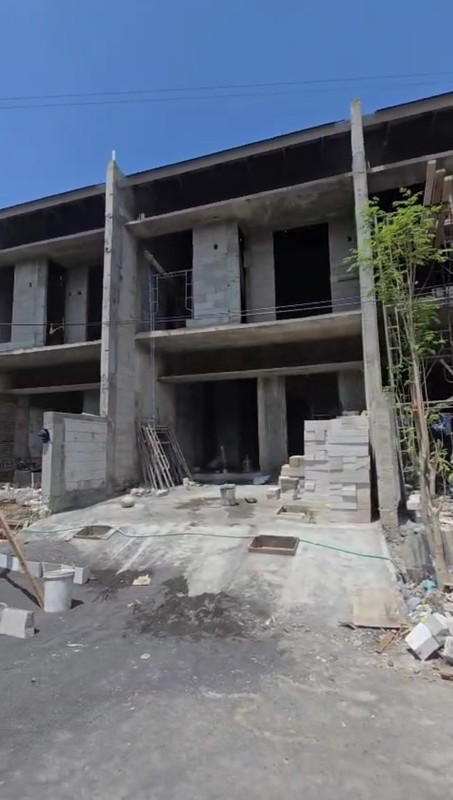 MURAH Dijual Rumah Baru di Panjang Jiwo Permai STRATEGOS dekat Raya Panjang Jiwo , Tenggilis Mejoyo , UBAYA