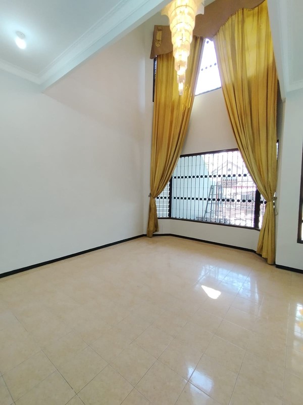 RUMAH BAGUS 2 LANTAI DI NGAGEL WASANA SURABAYA