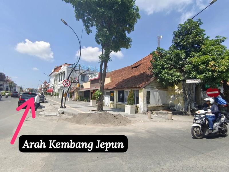 RUMAH KOMERSIAL AREA DI JALAN RAJAWALI SURABAYA