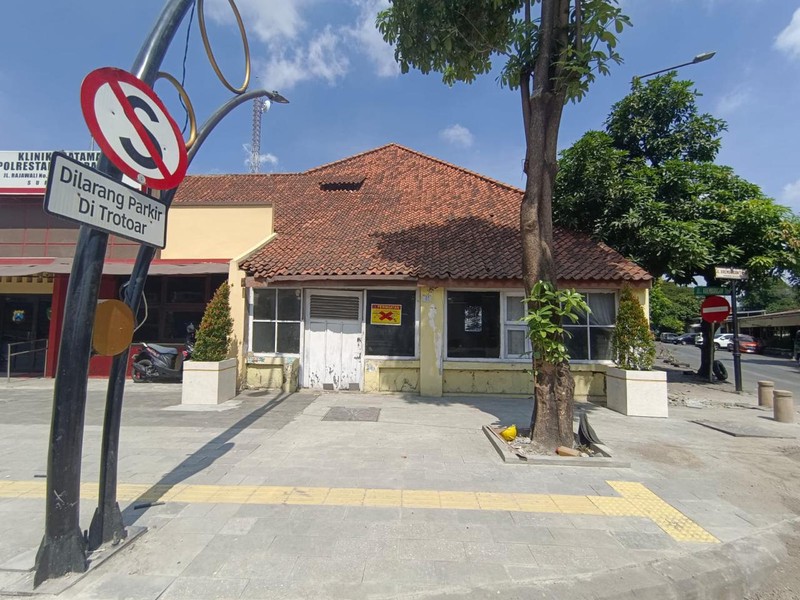 RUMAH KOMERSIAL AREA DI JALAN RAJAWALI SURABAYA