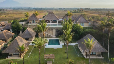 Freehold - A Rare Absolute Beachfront Luxury Estate on Bali's West Coast, Tabanan, Bali