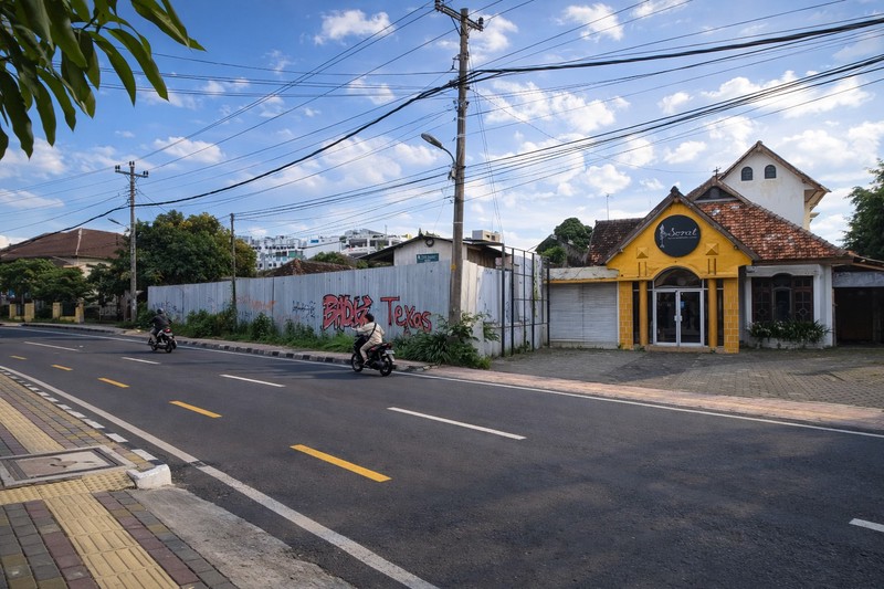 Dijual tanah pekarangan + izin  Hotel bintang 4 dgn izin IMB 7 lantai. Lokasi jln.Munggur Demangan Kodya Yogyakarta.