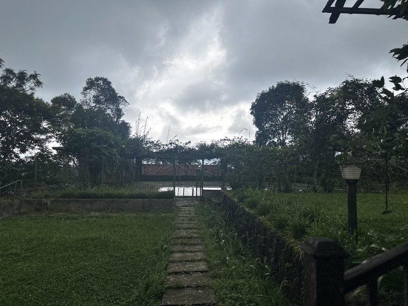 Villa 2 Hektar - Cisarua, Bogor - Dekat Sungai Kecil 