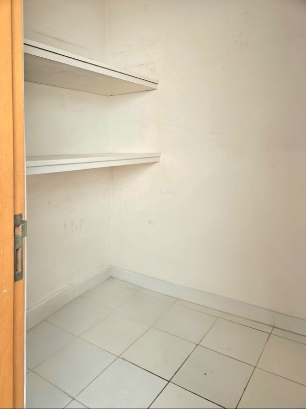 Rumah luas di Janur Kuning, Kelapa Gading. Rapih terawat, Siap huni