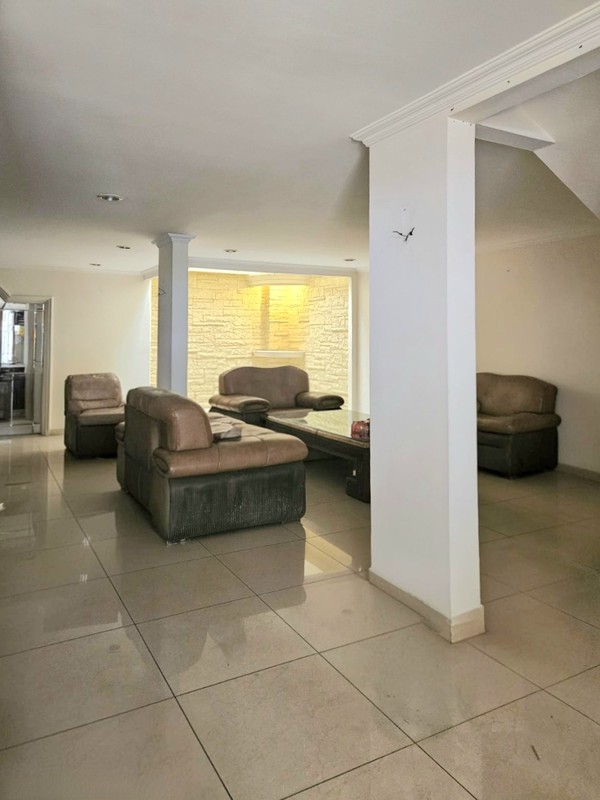 Rumah luas di Janur Kuning, Kelapa Gading. Rapih terawat, Siap huni