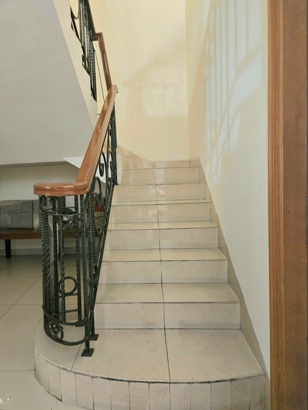 Rumah luas di Janur Kuning, Kelapa Gading. Rapih terawat, Siap huni