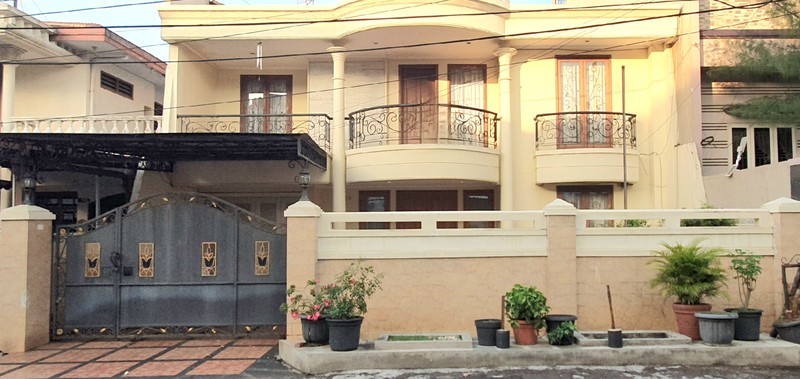 Rumah luas di Janur Kuning, Kelapa Gading. Rapih terawat, Siap huni